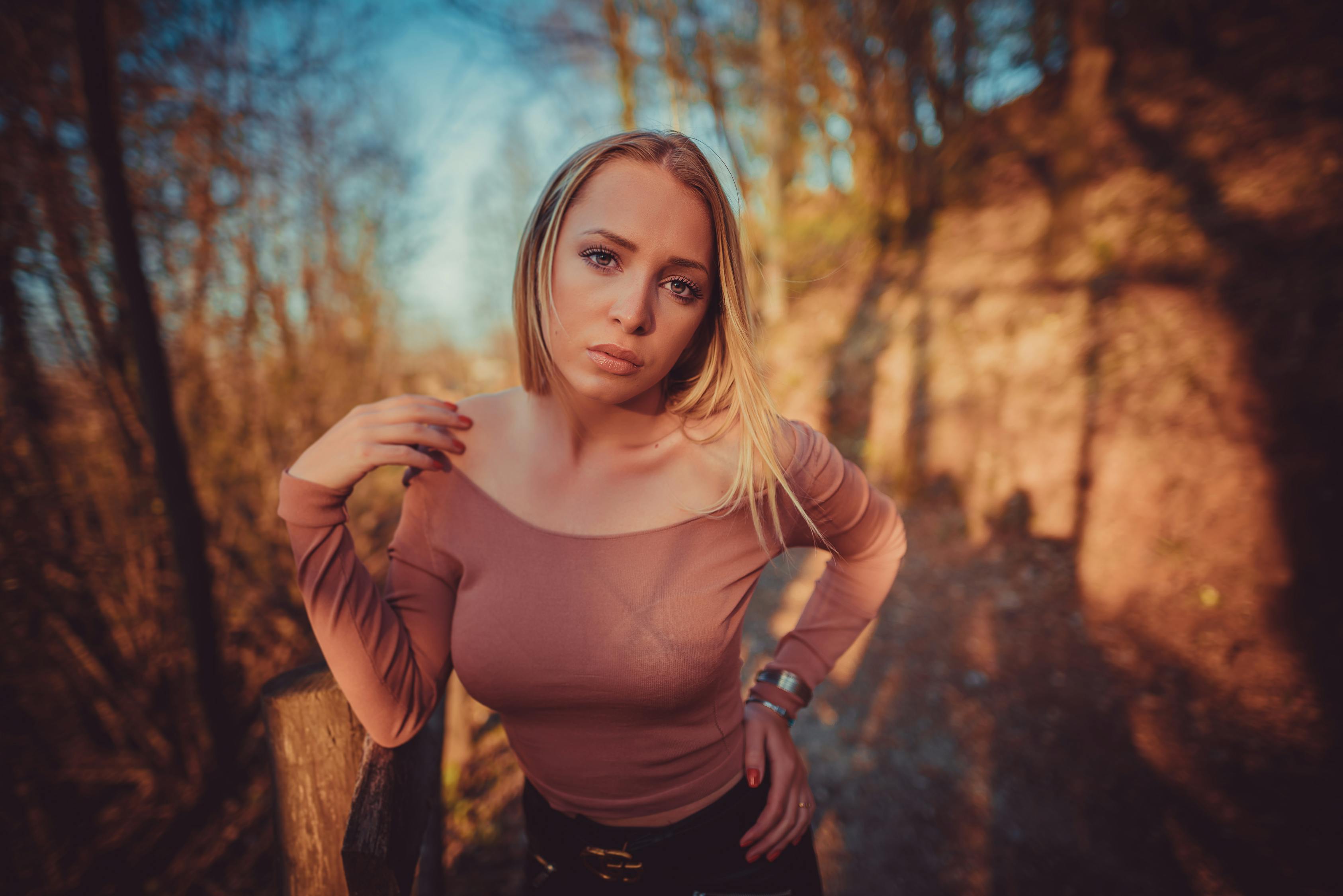 油画女性人物欣赏，艺术中的优雅与魅力之美